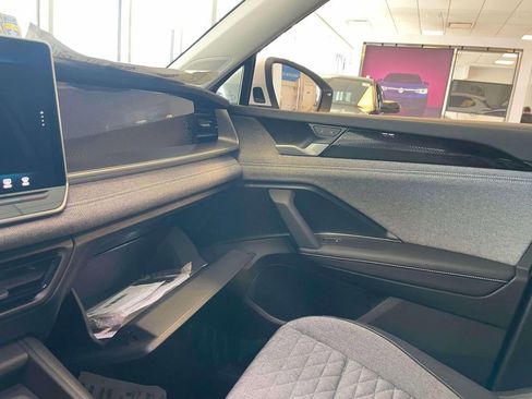 New 2026 Volkswagen Tiguan SE R-Line image 30