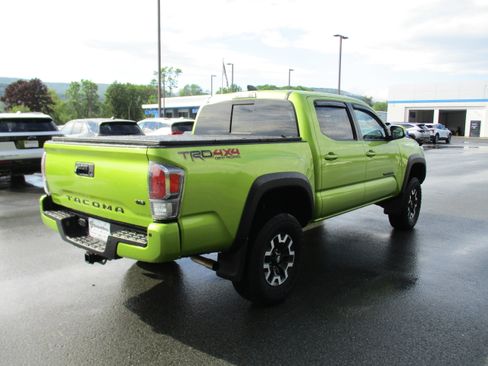 Used 2023 Toyota Tacoma TRD Off-Road w/ TRD Premium Off Road Package AWD/4WD image 5