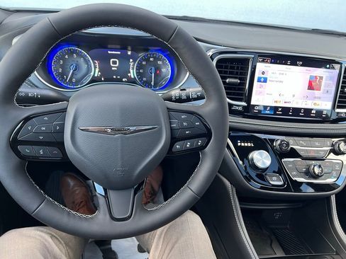 New 2026 Chrysler Pacifica Limited w/ S Appearance Package image 28