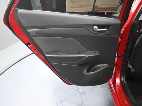 Used 2021 Hyundai Accent SE image 18