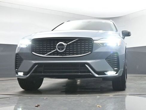 Certified 2023 Volvo XC60 B5 Plus w/ Climate Package FWD image 37