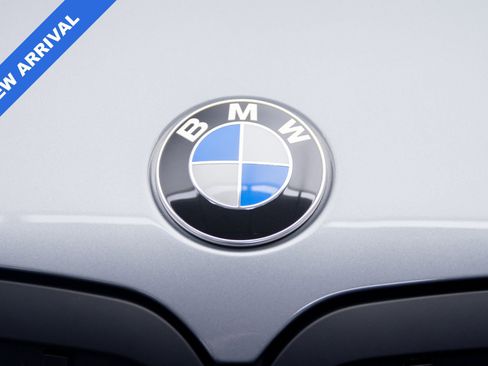 Used 2025 BMW X7 M60i w/ Executive Package image 13