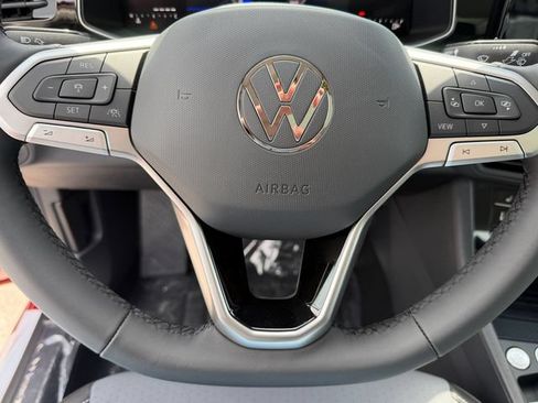New 2026 Volkswagen Jetta SE FWD image 18