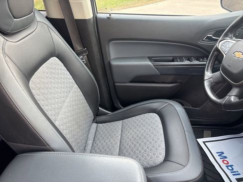 Used 2022 Chevrolet Colorado Z71 AWD/4WD image 32