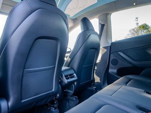 Used 2023 Tesla Model Y Long Range image 19