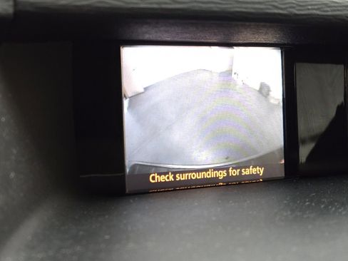 Used 2012 Toyota Sienna LE image 19