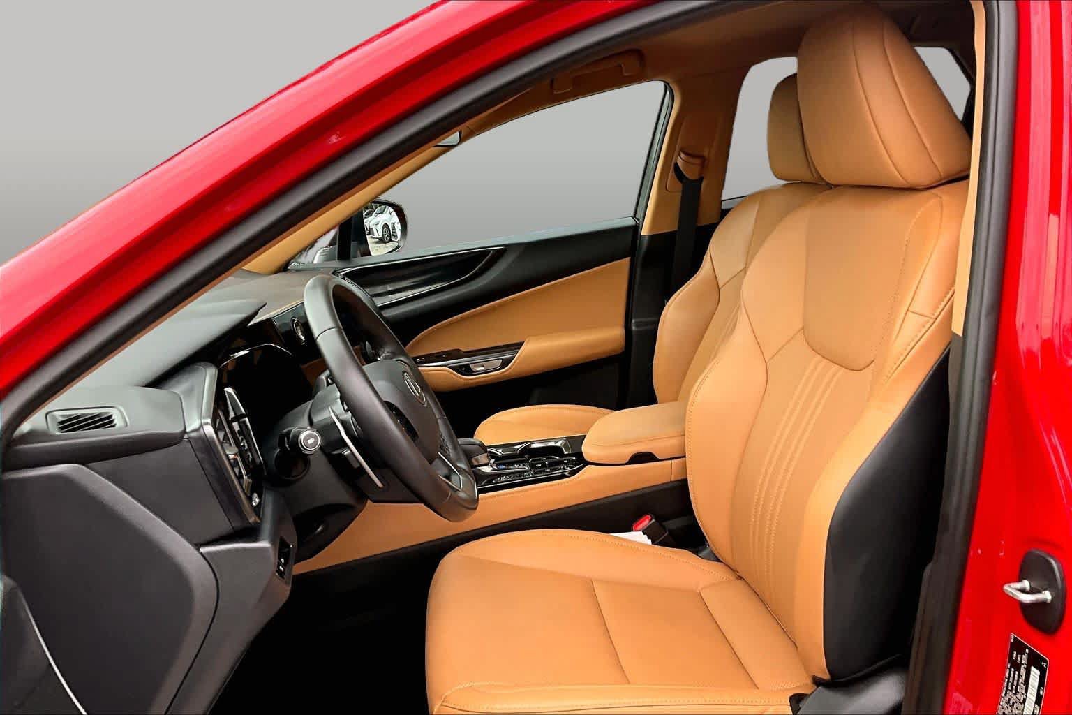 Used 2025 Lexus NX 250 FWD w/ Accessory Package (Z2) image 8