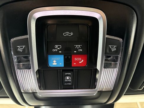 New 2026 RAM 2500 Laramie AWD/4WD image 23