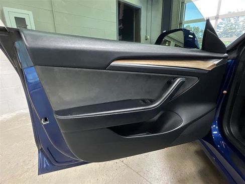 Used 2023 Tesla Model 3 Standard Range RWD image 10