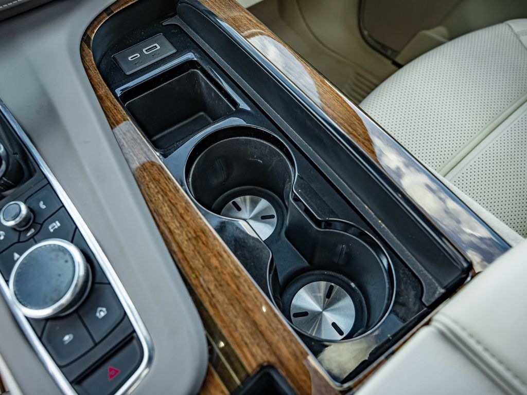 Used 2021 Cadillac Escalade Premium Luxury Platinum w/ Heavy-Duty Trailer Package AWD/4WD image 30