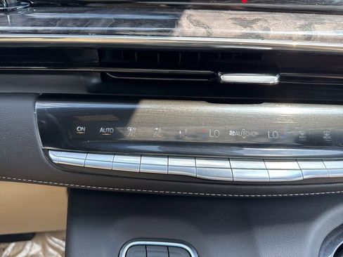 Used 2021 Cadillac Escalade Premium Luxury w/ Performance Package image 33