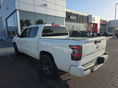 Used 2025 Nissan Frontier SV RWD image 5