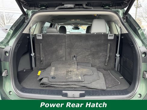 Used 2023 Toyota Highlander XLE AWD/4WD image 12