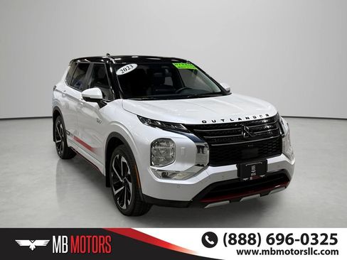 Used 2023 Mitsubishi Outlander SE AWD/4WD image 3