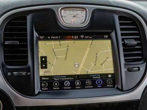 Used 2019 Chrysler 300 Limited image 27