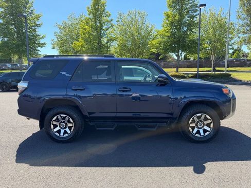 Used 2019 Toyota 4Runner TRD Off-Road Premium AWD/4WD image 9