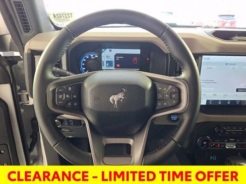 Used 2023 Ford Bronco Wildtrak image 23