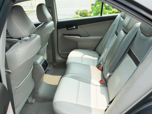 Used 2012 Toyota Camry XLE FWD image 14