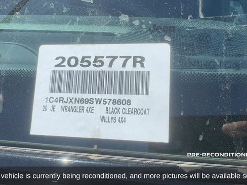 Used 2025 Jeep Wrangler Unlimited Sport S 4xe AWD/4WD image 19