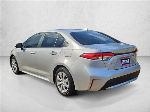 Used 2021 Toyota Corolla LE image 8