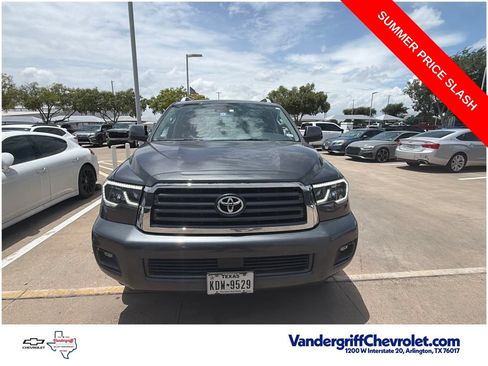 Used 2018 Toyota Sequoia SR5 RWD image 2