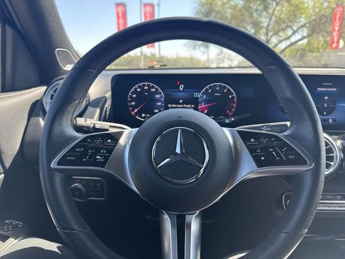 Used 2024 Mercedes-Benz GLB 250 4MATIC image 16