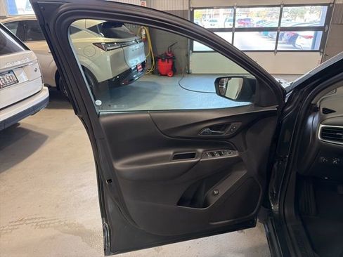 Used 2020 Chevrolet Equinox LT image 17