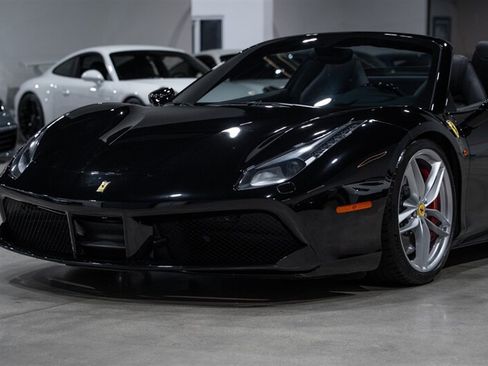 Used 2018 Ferrari 488 Spider RWD image 70