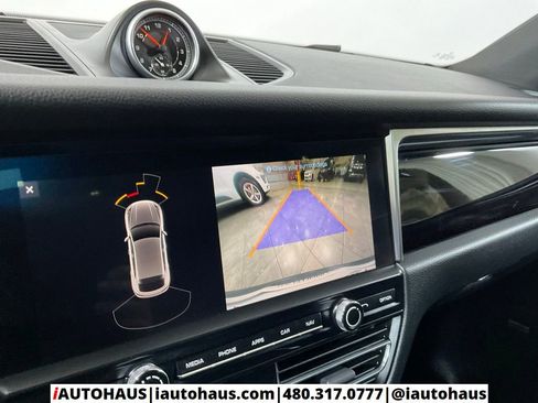 Used 2020 Porsche Macan Base w/ Premium Package Plus image 30