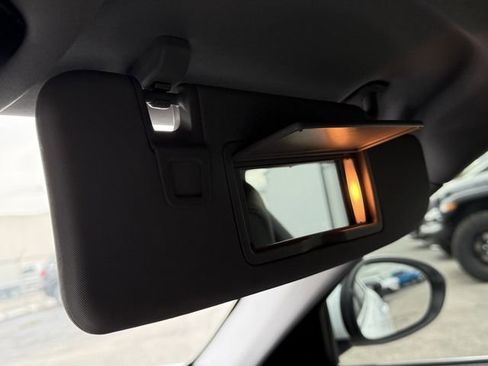 Used 2018 Alfa Romeo Giulia Base image 26