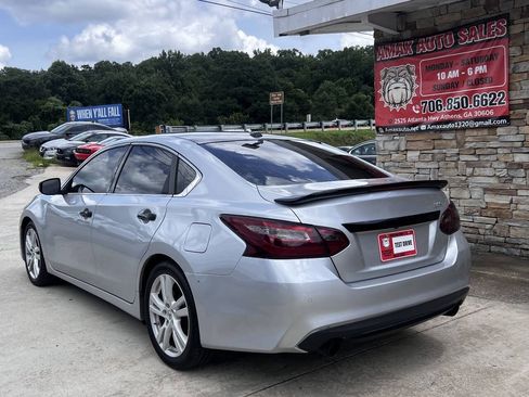 Used 2017 Nissan Altima 3.5 SL FWD image 4