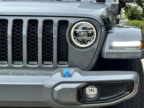 Used 2022 Jeep Wrangler Unlimited Sahara image 9