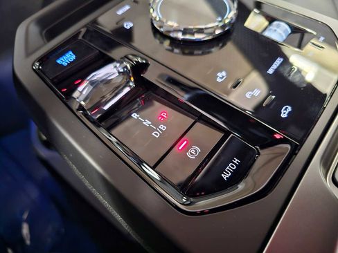 New 2026 BMW iX M70 image 19