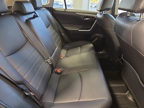 Used 2022 Toyota RAV4 XLE Premium image 16