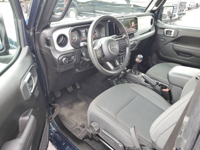 Used 2025 Jeep Wrangler Sport AWD/4WD image 12