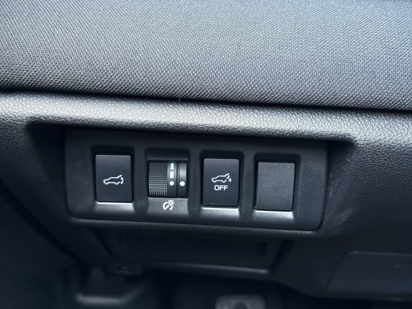 Used 2025 Subaru Outback Premium AWD/4WD image 17