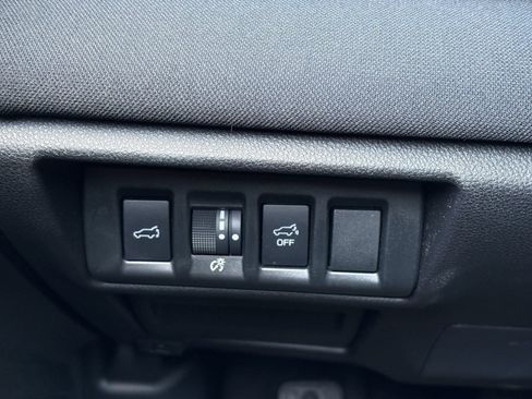Used 2025 Subaru Outback Premium AWD/4WD image 17