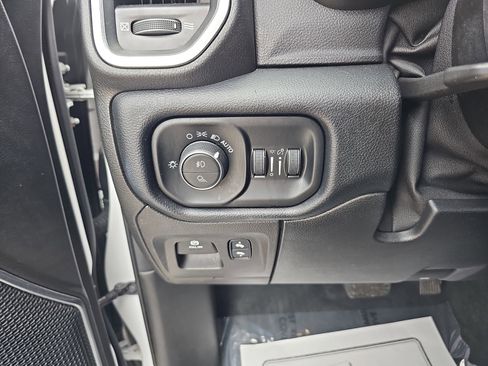 Used 2021 RAM 1500 Laramie w/ Sport Appearance Package image 27