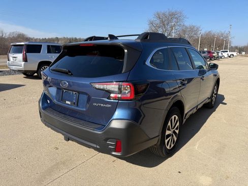 Used 2022 Subaru Outback Premium image 5