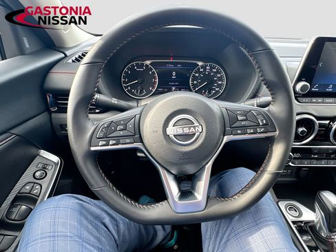 Used 2025 Nissan Sentra SR FWD image 14