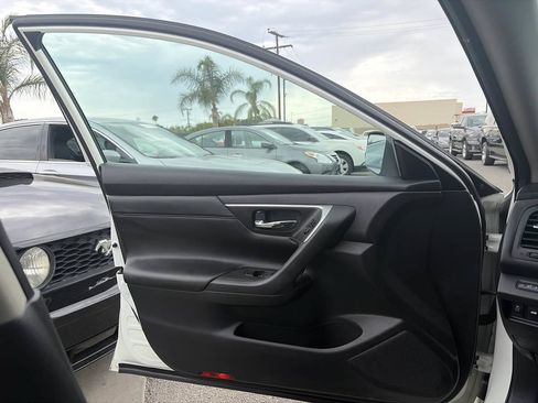 Used 2015 Nissan Altima 2.5 SV FWD image 7