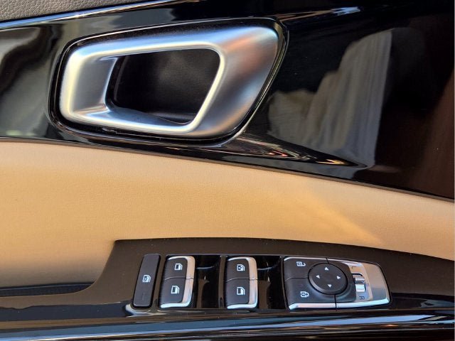 Used 2024 Kia Carnival EX FWD image 24