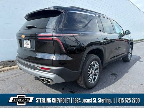 Used 2025 Chevrolet Traverse LT AWD/4WD image 3