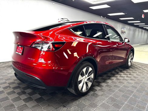 Used 2024 Tesla Model Y Long Range image 14