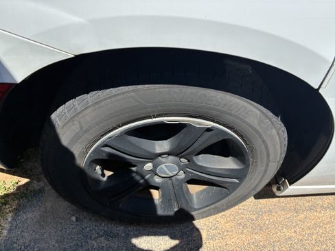 Used 2019 Dodge Charger SXT RWD image 9