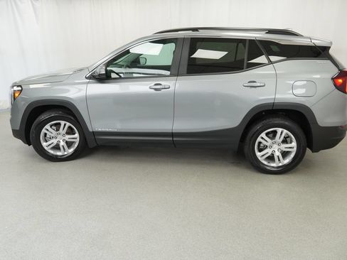 Used 2024 GMC Terrain SLE w/ Driver Convenience Package AWD/4WD image 39