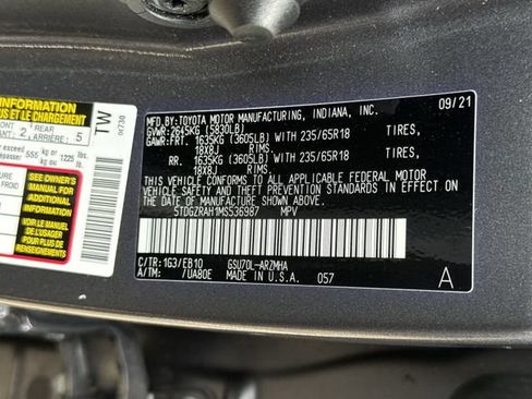 Used 2021 Toyota Highlander XLE FWD image 38