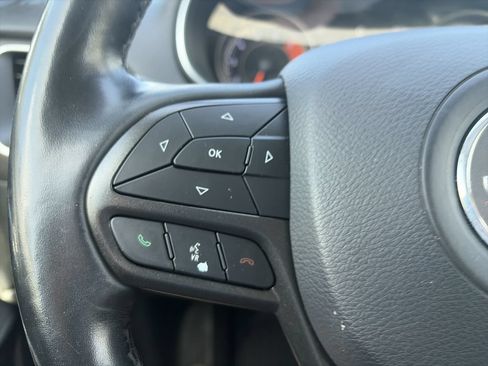 Used 2019 Jeep Cherokee Trailhawk w/ Cold Weather Group AWD/4WD image 21