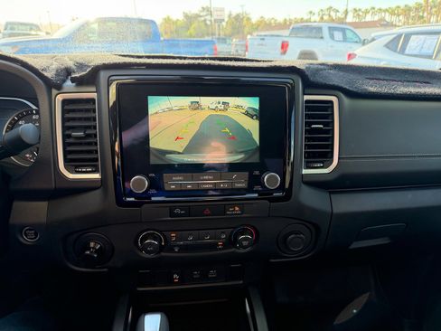 Used 2024 Nissan Frontier SV w/ Technology Package image 9