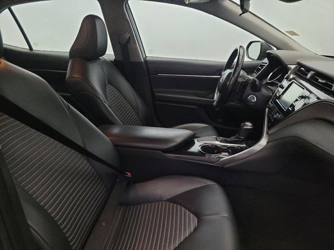 Used 2019 Toyota Camry SE image 21